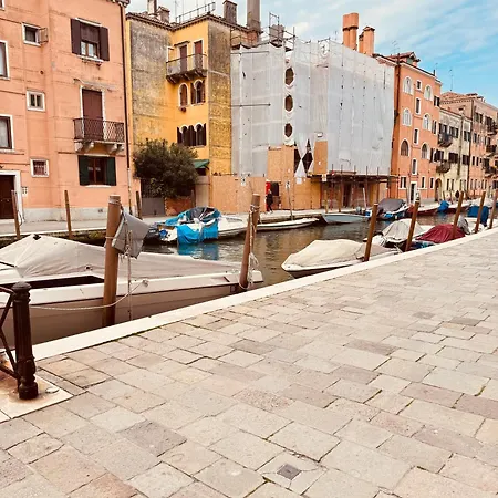بيت ضيافة Dimora Veneziana